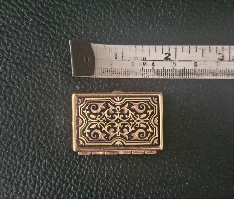 งานสวย กล่องวินเทจลงยา ชุบทอง ขนาดจิ๋ว สภาพเยี่ยม — 3,000 บ.