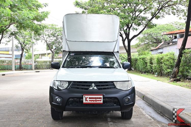 Mitsubishi Triton 2012 2.4 GL Pickup เบนซิน ไม่ติดแก๊ส เกียร์ธรรมดา ขาว รูปที่ 2