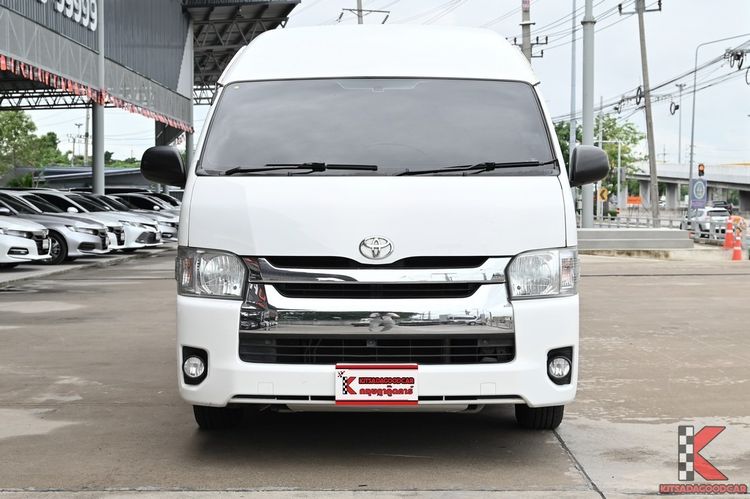 Toyota Commuter 2017 2.7 Van เบนซิน NGV เกียร์ธรรมดา ขาว รูปที่ 2