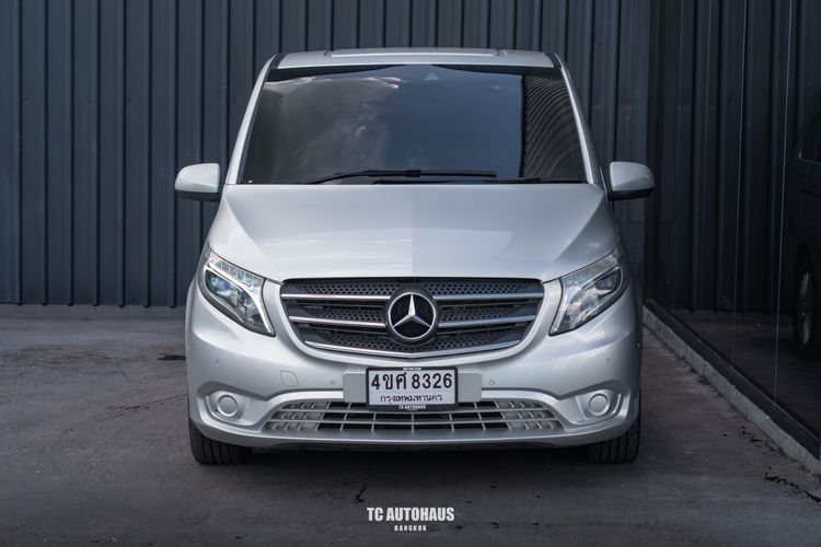 Mercedes-Benz V-Class 2017 Vito Van ดีเซล ไม่ติดแก๊ส เกียร์อัตโนมัติ บรอนซ์เงิน รูปที่ 2
