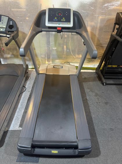 อื่นๆ Technogym Run Excite 500 ลู่วิ่งไฟฟ้าคุณภาพระดับมืออาชีพที่ออกแบบมาเพื่อการวิ่งอย่างมีประสิทธิภาพและสบาย อุปกรณ์รุ่นนี้แข็งแรงทนทาน เหมาะสำห