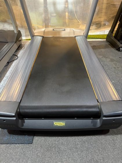 Technogym Run Excite 500 ลู่วิ่งไฟฟ้าคุณภาพระดับมืออาชีพที่ออกแบบมาเพื่อการวิ่งอย่างมีประสิทธิภาพและสบาย อุปกรณ์รุ่นนี้แข็งแรงทนทาน เหมาะสำห รูปที่ 6