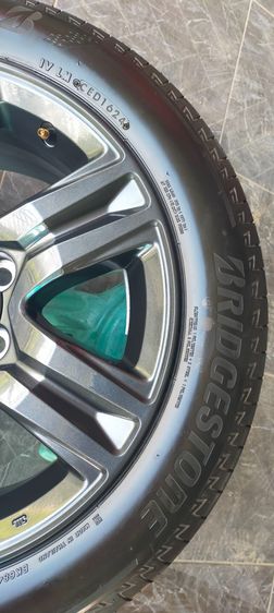 แม็กโตโยต้า สีเดิมสวยทุกวง ขอบ17 พร้อมยางบริสโตน 215 55 17 ปี24 ยางสวยทุกเส้น ตุ่มหน้ายางยังอยู่ทุกเส้น ใส่รถตู้ รูปที่ 10