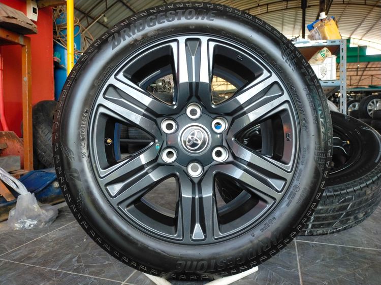 แม็กโตโยต้า สีเดิมสวยทุกวง ขอบ17 พร้อมยางบริสโตน 215 55 17 ปี24 ยางสวยทุกเส้น ตุ่มหน้ายางยังอยู่ทุกเส้น ใส่รถตู้ รูปที่ 3