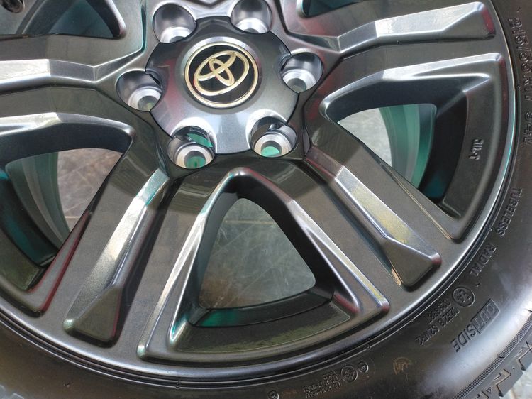 แม็กโตโยต้า สีเดิมสวยทุกวง ขอบ17 พร้อมยางบริสโตน 215 55 17 ปี24 ยางสวยทุกเส้น ตุ่มหน้ายางยังอยู่ทุกเส้น ใส่รถตู้ รูปที่ 7