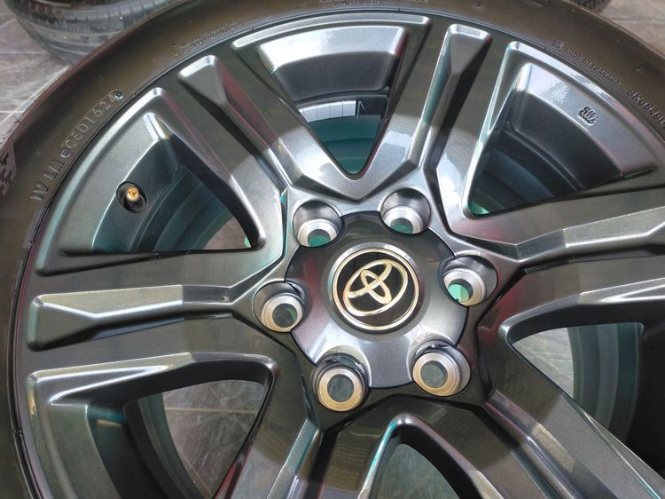 แม็กโตโยต้า สีเดิมสวยทุกวง ขอบ17 พร้อมยางบริสโตน 215 55 17 ปี24 ยางสวยทุกเส้น ตุ่มหน้ายางยังอยู่ทุกเส้น ใส่รถตู้ รูปที่ 6