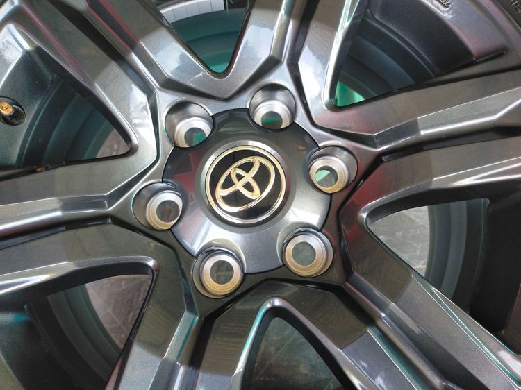 แม็กโตโยต้า สีเดิมสวยทุกวง ขอบ17 พร้อมยางบริสโตน 215 55 17 ปี24 ยางสวยทุกเส้น ตุ่มหน้ายางยังอยู่ทุกเส้น ใส่รถตู้ รูปที่ 5