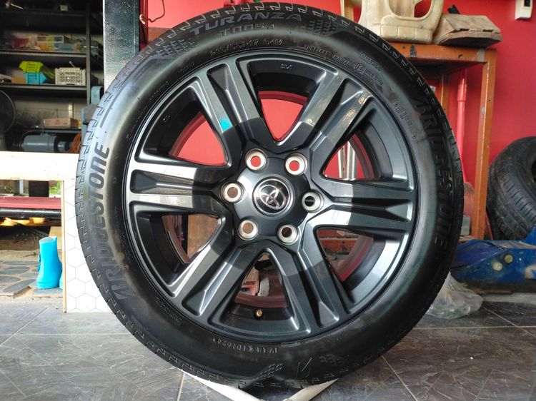 แม็กโตโยต้า สีเดิมสวยทุกวง ขอบ17 พร้อมยางบริสโตน 215 55 17 ปี24 ยางสวยทุกเส้น ตุ่มหน้ายางยังอยู่ทุกเส้น ใส่รถตู้ รูปที่ 4