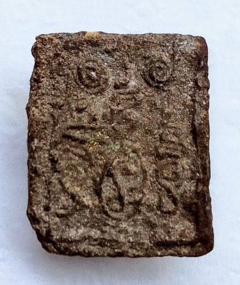 🔹พระเก่า เนื้อหายาก ดูเข้มขลังมาก‼️🔹พระพุทธ หลังยันต์ เนื้อหนังควายเผือก รูปที่ 2