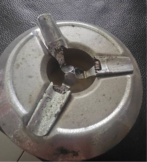 ที่เขี่ยบุหรี่โบราณ รุ่นกดสปริง วินเทจแท้ สภาพเดิม รูปที่ 3