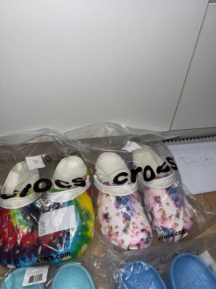 รองเท้า Crocs