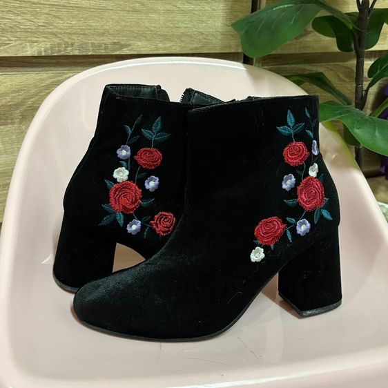 Dukkah (WEGO) Size L รองเท้าบู้ทข้อสั้นผ้ากำมะหยี่ ปักดอกไม้ สวยม้าก  รูปที่ 3