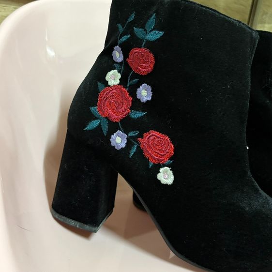 Dukkah (WEGO) Size L รองเท้าบู้ทข้อสั้นผ้ากำมะหยี่ ปักดอกไม้ สวยม้าก  รูปที่ 4