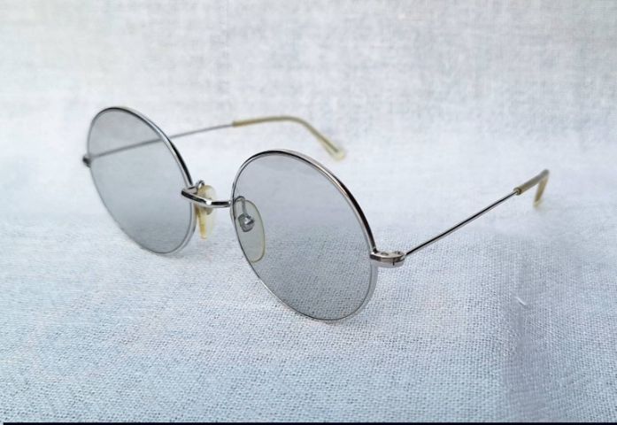 1 ในโคตรแว่นตาเก่าแก่และดีที่สุดของฝรั่งเศส MOREL กรอบทองขาวแท้–หุ้ม 14K WGF โมเดลคลาสสิก–หยดน้ำกลม–จอห์น เลนนอน เลนส์กระจกคริสตัลออโต้ฝรั่งเศส สีเทา–สว่าง...Authentic Vintage MOREL handcrafted in Les Rousses, France รูปที่ 11