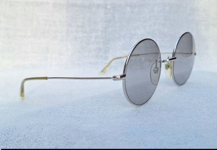 1 ในโคตรแว่นตาเก่าแก่และดีที่สุดของฝรั่งเศส MOREL กรอบทองขาวแท้–หุ้ม 14K WGF โมเดลคลาสสิก–หยดน้ำกลม–จอห์น เลนนอน เลนส์กระจกคริสตัลออโต้ฝรั่งเศส สีเทา–สว่าง...Authentic Vintage MOREL handcrafted in Les Rousses, France รูปที่ 4