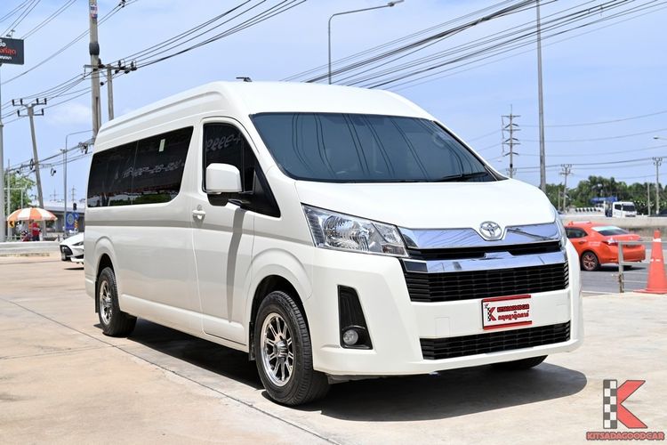 Toyota Commuter 2020 2.8 Van ดีเซล ไม่ติดแก๊ส เกียร์อัตโนมัติ ขาว
