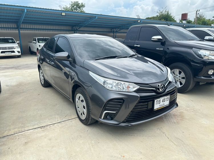 Toyota Yaris ATIV 2022 1.2 Entry Sedan เบนซิน ไม่ติดแก๊ส เกียร์อัตโนมัติ เทา รูปที่ 2