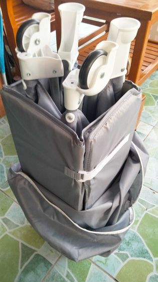 เปลพับเด็กอ่อนกับเสื้อผ้าเด็ก  รูปที่ 4