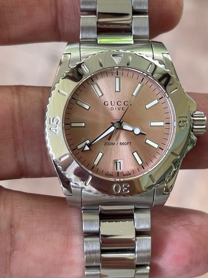 GUCCI Dive 32 mm Women's Watch Brown Dial Quartz Stainless Steel YA136401 รูปที่ 8