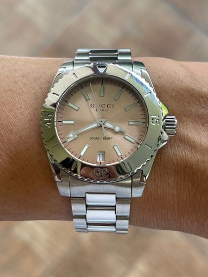 GUCCI Dive 32 mm Women's Watch Brown Dial Quartz Stainless Steel YA136401 รูปที่ 14