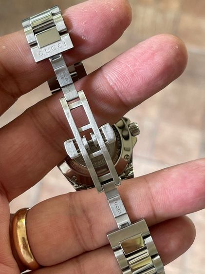 GUCCI Dive 32 mm Women's Watch Brown Dial Quartz Stainless Steel YA136401 รูปที่ 12