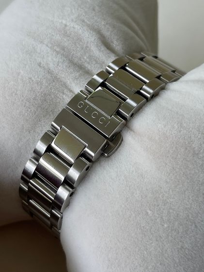 GUCCI Dive 32 mm Women's Watch Brown Dial Quartz Stainless Steel YA136401 รูปที่ 6