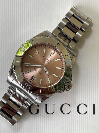 GUCCI Dive 32 mm Women's Watch Brown Dial Quartz Stainless Steel YA136401 รูปที่ 7