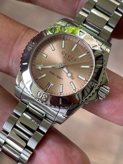 GUCCI Dive 32 mm Women's Watch Brown Dial Quartz Stainless Steel YA136401 รูปที่ 9