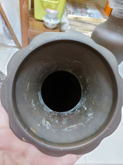 แจกันทองเหลือง