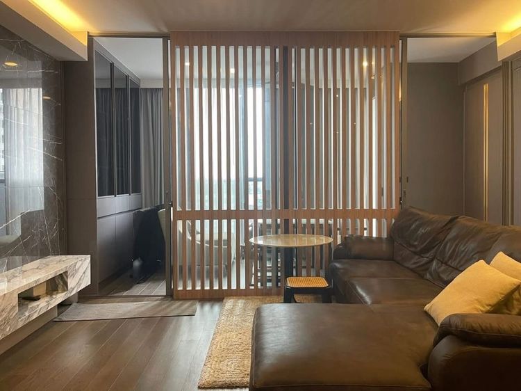 ขายคอนโดไซมิส เอ๊กซ์คลูซีพ ควีนส์ สิริกิติ์ ชั้น 9 เฟอร์นิเจอครบพร้อมอยู่ ทำเลดี เดินทางสะดวก   