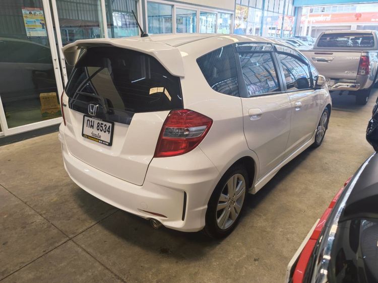 Honda Jazz 2012 1.5 JP Sedan เบนซิน ไม่ติดแก๊ส เกียร์อัตโนมัติ ขาว รูปที่ 3