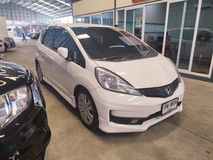 Honda Jazz 2012 1.5 JP Sedan เบนซิน ไม่ติดแก๊ส เกียร์อัตโนมัติ ขาว รูปที่ 2