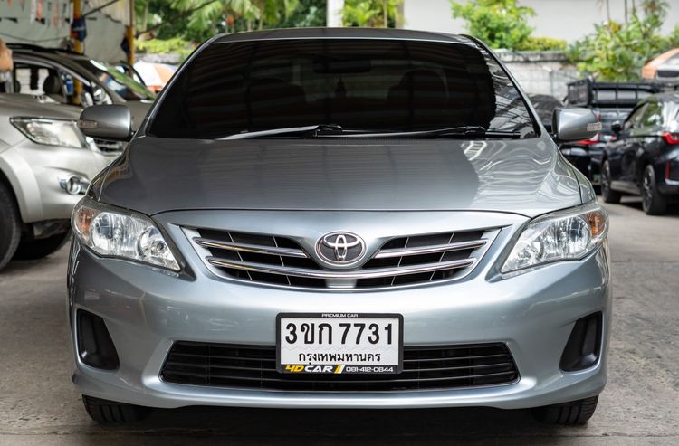 รถ Toyota Altis 1.6 E CNG สี เทา