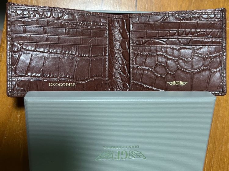 กระเป๋าสตางค์ Gian Ferrente หนังจรเข้แท้ ของใหม่ได้มาไม่ได้ใช้ รูปที่ 4