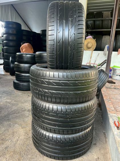 ยาง Bridgestone S001 255 35 19 เส้น 700 บาท RunFlat