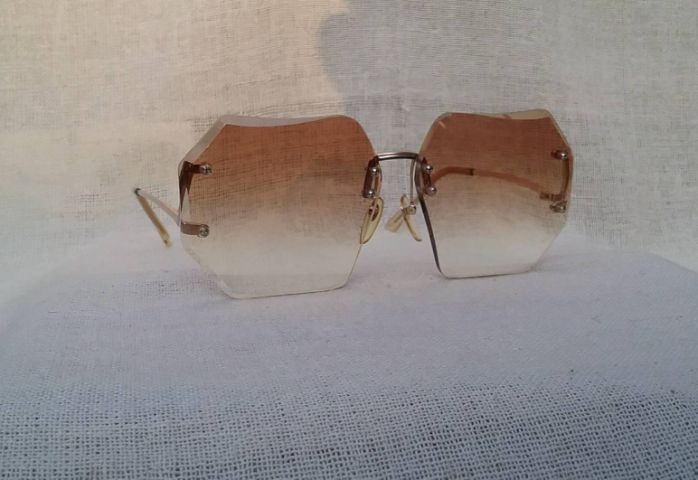 HOYA แว่นตาซุปเปอร์ลักซ์ชัวรีบัตเตอร์ฟลายโมเดล–ไร้กรอบ–เลนส์ซุปเปอร์พรีเมียมโปรเกรสซีฟ...Rare Find Authentic Vintage HOYA handcrafted in Japan
 รูปที่ 10