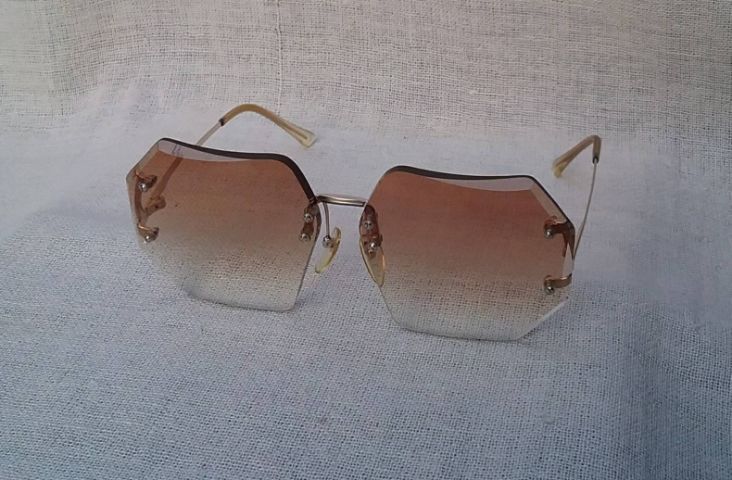 HOYA แว่นตาซุปเปอร์ลักซ์ชัวรีบัตเตอร์ฟลายโมเดล–ไร้กรอบ–เลนส์ซุปเปอร์พรีเมียมโปรเกรสซีฟ...Rare Find Authentic Vintage HOYA handcrafted in Japan
 รูปที่ 12