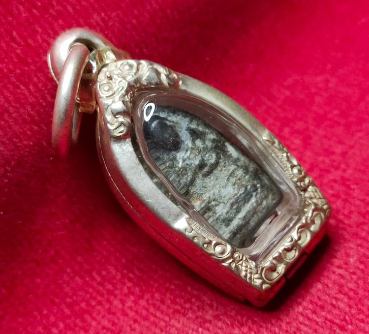 💟 พระกรุ เนื้อชิน กรอบเงิน รูปที่ 3