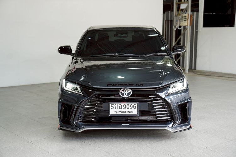 Toyota Yaris ATIV 2024 1.2 Premium Luxury Sedan เบนซิน ไม่ติดแก๊ส เกียร์อัตโนมัติ เทา รูปที่ 2