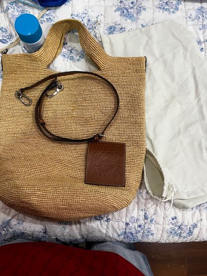 Loewe Paula's Ibiza Slit Mini Raffia Tote รูปที่ 8