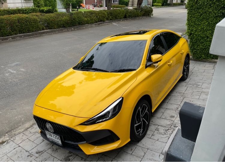 รถ MG MG5 1.5 X สี เหลือง