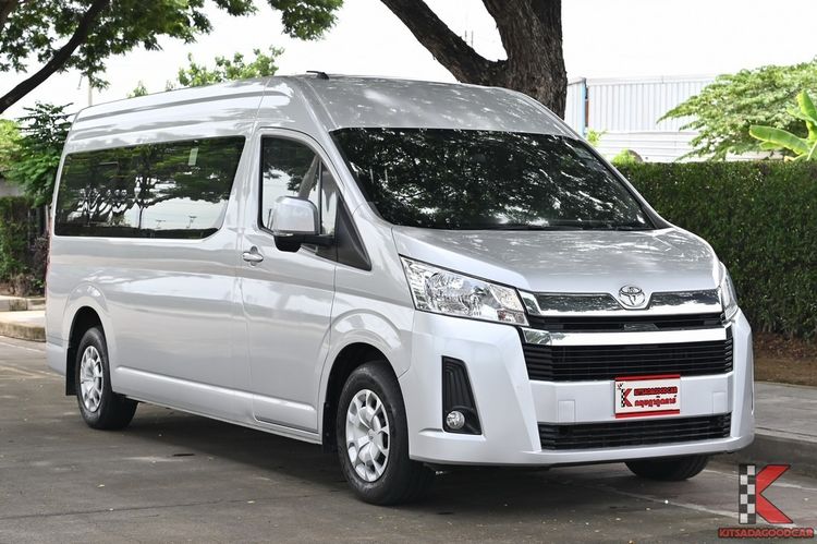 รถ Toyota Commuter 2.8 สี บรอนซ์เงิน