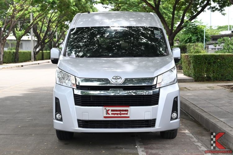 Toyota Commuter 2019 2.8 Van ดีเซล ไม่ติดแก๊ส เกียร์ธรรมดา บรอนซ์เงิน รูปที่ 2