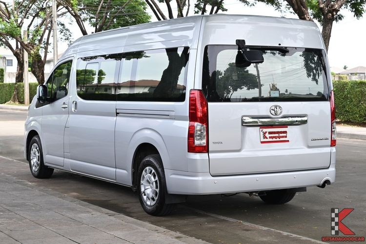 Toyota Commuter 2019 2.8 Van ดีเซล ไม่ติดแก๊ส เกียร์ธรรมดา บรอนซ์เงิน รูปที่ 3