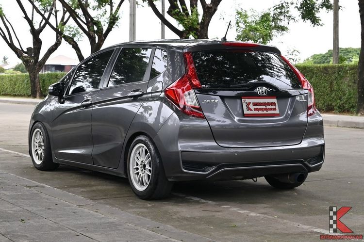 Honda Jazz 2017 1.5 S Sedan เบนซิน ไม่ติดแก๊ส เกียร์ธรรมดา เทา รูปที่ 3
