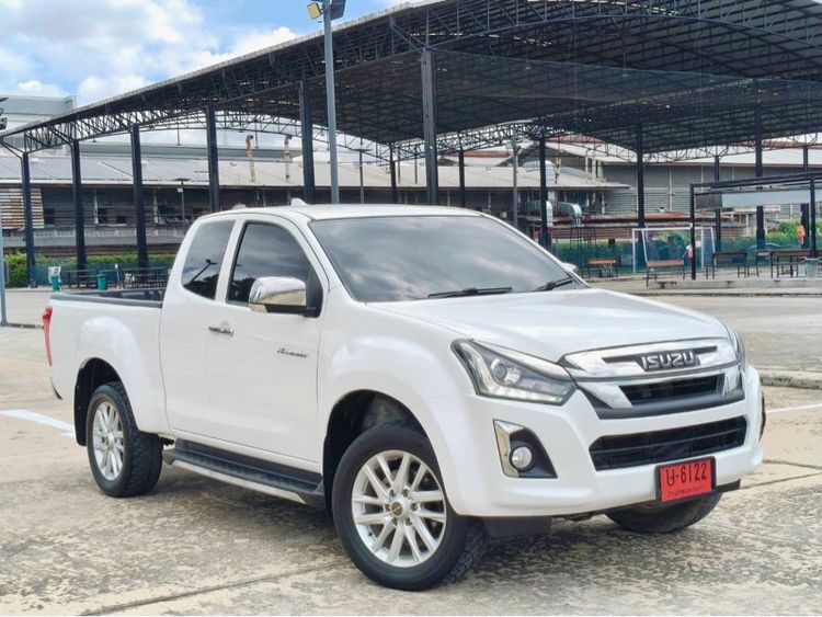 รถ Isuzu D-MAX 3.0 Hi-Lander Z Prestige สี ขาว