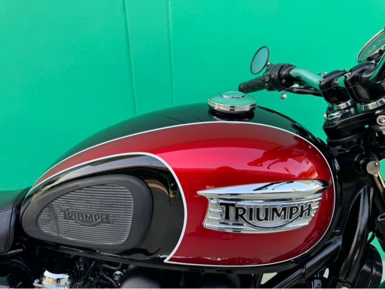 Thriumph Bonneville T100 สี ดำแดง หม้อลม รูปที่ 5