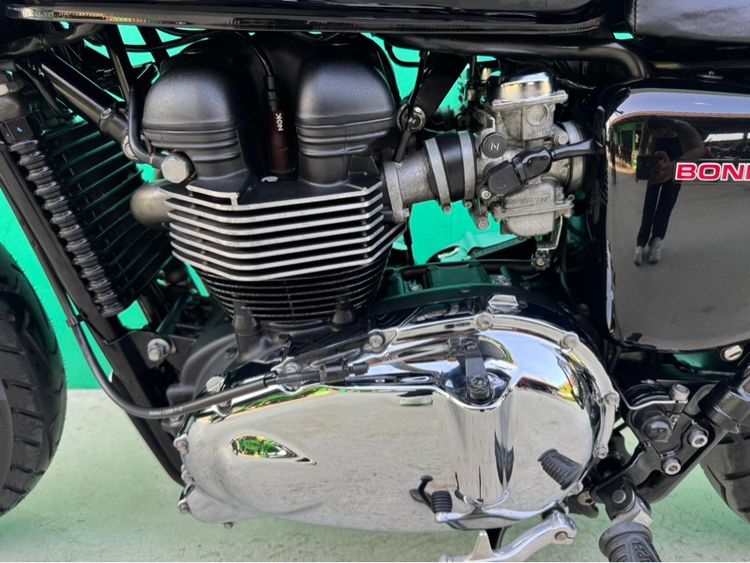 Thriumph Bonneville T100 สี ดำแดง หม้อลม รูปที่ 18