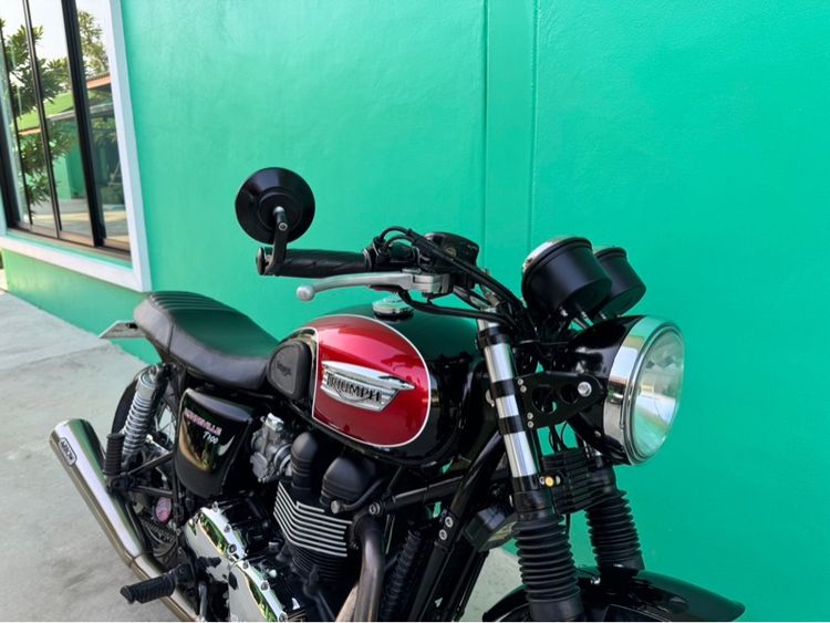 Thriumph Bonneville T100 สี ดำแดง หม้อลม รูปที่ 16