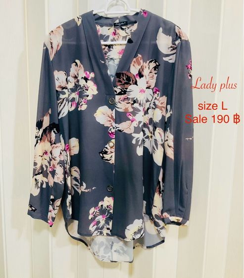 เสื้อผ้าและกระเป๋าผู้หญิงแบรนด์แท้ มือสอง สภาพดี รูปที่ 16